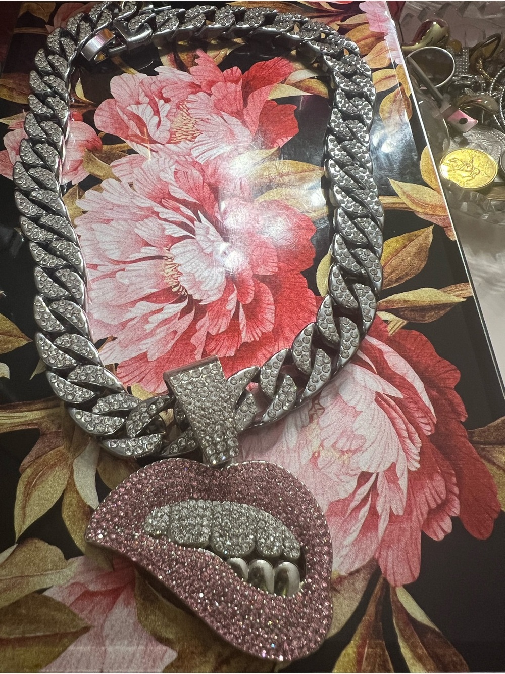 Crystal Pave Lip Pendant Statement Necklace - Silver & Pink